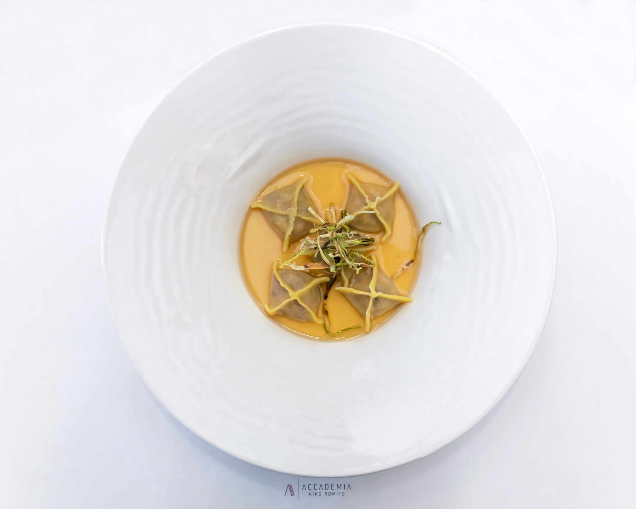 Ravioli alle 4 carote con brodo ristretto di sedano di Luca Piccini ...